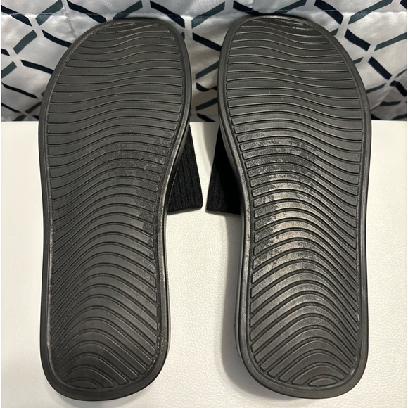 Black Steve Madden Balanced Slide Platform Sandal - Picture 3 of 4